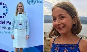 Dr Zoe Waller is University of East Anglia's lecturer who teaches using her  SKIN