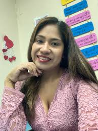 Me muero por preguntarte si es igual o es diferente querer y amar, y si es  cierto que yo te amo y tú me quieres. —Amar y querer se igualan cuando se