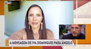 Iva tirou uma fotografia ao bilhete, já sentada na plateia, e escreveu: Iva Domingues Surpreende Angelo Rodrigues Vou Gostar Sempre Muito De Ti