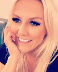 It’s my birthday❤️ thank you for ALL your lovely messages, you’re making me  feel sooo special❤️❤️❤️ big kisses😘😘😘