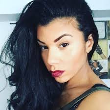 Kelli Glover's Instagram, Twitter & Facebook