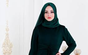 Beberapa seleb hollywood di bawah ini berhasil membuktikan. 7 Warna Hijab Yang Bisa Jadi Pilihan Saat Pakai Baju Hijau Gelap Womantalk