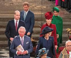 Damit, so spekulierten medien, will die königin womöglich sichtbare spannungen zwischen den brüdern vermeiden. William And Kate Join Harry And Meghan At Last Minute At Abbey Prince William And Kate Prince Harry And Meghan Prince Charles And Camilla