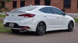 Compare trims on the 2017 hyundai elantra. 2019 Hyundai Elantra Fun To Drive With A Manual Transmission