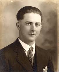 Albert Burns's Instagram, Twitter & Facebook