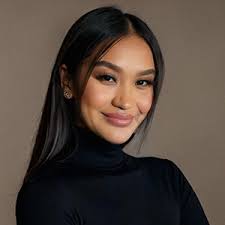 Lizette Hernandez's Instagram, Twitter & Facebook