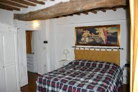 For those who wish to drive their own cars, il casato deluxe rooms has a car park available for guests. I Migliori 10 Hotel Vicino A Il Casato Residenza D Epoca Siena Tripadvisor