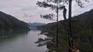 Ranu kumbolo adalah sebuah danau yang berlokasi di kaki gunung semeru, kabupaten lumajang. Replika Ranu Kumbolo Picture Of Ranu Gumbolo Tulungagung Tripadvisor