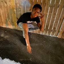 A greek bodybuilder was a little too pumped up after losing a prestigious competition, so he slapped a judge, flipped over the judges' tables and reportedly pulled out his penis. Stream Vlad Glee Listen To Gas Playlist Online For Free On Soundcloud