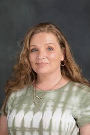 Lori Houser's Instagram, Twitter & Facebook