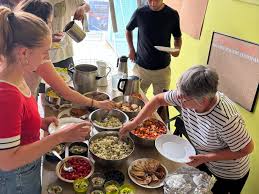 📣📣 C'est officiel : notre restaurant ouvre dans 2 semaines !!! 🥳🥳 🥹  Après des mois de travail, l'équipe est fière et heureuse de vous annoncer  l'ouverture de notre cantine le mardi