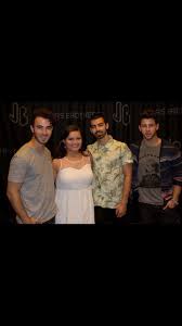 Adrian Jonas (@JonasBroGroupie)