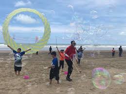 距离伦乐市区不到半个钟车程的pantai pugu sarawak travel fair grounds
