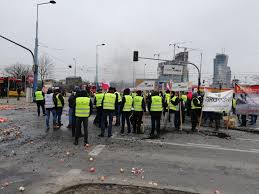 Jun 22, 2021 · agrounia dodaje, że asf od 7 lat panoszy się po polskich ziemiach, rolnicy są wykańczani kolejnymi restrykcjami, które nic nie dają, a zabijają małe gospodarstwa. Agrounia Protestuje W Warszawie Rolnicy Maja 7 Postulatow