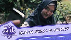 Kumpulan foto cewek jilbab cantik dan manis untuk dp bbm manis bulan ramadhan : Selfie Di Medsos Boleh Tapi