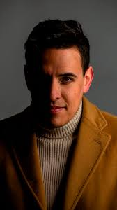 Contrata a Gabriel Laverde Peñuela