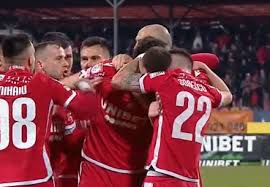 Câinii au avut un gol anulat în minutul 37, când slavko perovic a fost surprins în poziție de ofsaid. Dinamo Astra 2 0 Cainii Au Inceput Cu Dreptul Noul An Victorie Contra Echipei Lui Bogdan Andone È™i Revenire Pentru Vali LazÄƒr In È™tefan Cel Mare