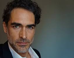 Da modello ad attore: la carriera di Sergio Múñiz