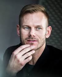 Raser mot homofritak på skolekonsert