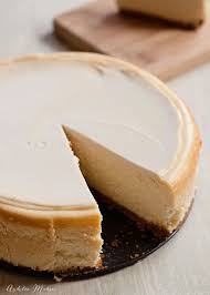 Dense And Creamy Cheesecake Recipe Ashlee Marie Nourriture Recette Gateau Recette Dessert