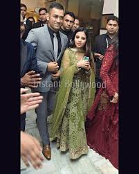 Ms Dhoni And Sakshi Dhoni Arrive At Yuvi Hazel S Wedding Reception Last Night Instantbollywood Celebrity Couples Celebrities Chennai Super Kings