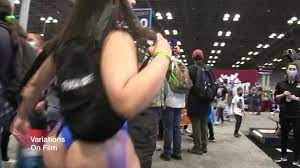 Big Booty Porn Starlet Goes To NY Comic Con To Greet Her Fans - XNXX.COM