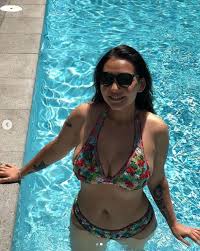 She is member of the synthpop band. Galeria Denisse Malebran Arrasa Con Sensuales Fotos En Bikini A Los 42 Anos Tecache Cl