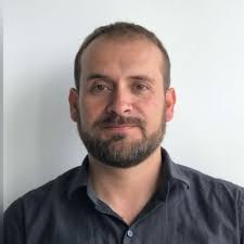 Gracias Mauricio Duarte Duarte por esta entrevista tan profesional y que  nos hizo pensar y retomar los caminos que nos llevan hacia la parte humana  del diseño.