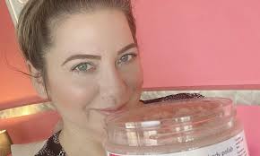 Aimee Blake's Instagram, Twitter & Facebook