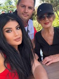 Happy birthday ❤️❤️ @liljanakalleshi & @endrikalleshi 💯💯🌹🥂