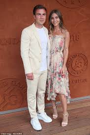 Hugh Grant 57 And Wife Anna Eberstein 39 Sport Matching White Looks At The French Open Daily Mail Online Kleider Ann Kathrin Brommel Mario