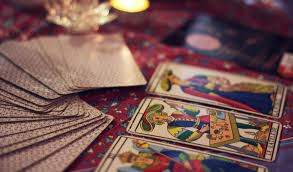 Check out different tarot decks and find the right for you. 15 Best Tarot Decks For Beginners Ethony