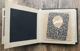 Mini Album Noir Et Kraft Jolis Souvenirs Les Creas D Angel Over Blog Com Mini Albums Album Mini