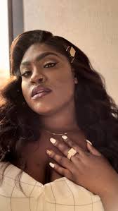 Every hair, fabric and note of this performance