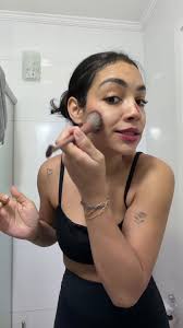 Ingrid Anezia: Trolagem e Dança com Amigos