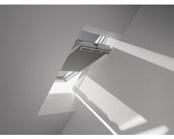 Die velux markisen sind wetterbeständig, langlebig, lichtdurchlässig und werden außen am fenster befestigt. Velux Vorteils Set Hitzeschutz Markise Transparent Schwarz Und Verdunkelungsrollo Grau Dop Sk10 0705s Bei Hornbach Kaufen