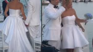 Amandoci proprio per come ci vediamo riflesse, allo specchio o nell'acqua tersa del mare, come caterina balivo, musa della nuova linea di costumi e beachwear di verdissima. Francesca Barra Abito Da Sposa Come Caterina Balivo E Alessia Marcuzzi Notizieweblive It