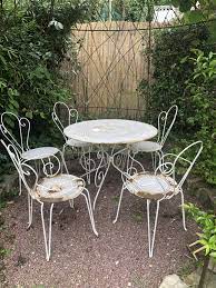 avant apres rajeunir un salon de jardin en fer forge dkomag salon de jardin metal decor de jardin rustique salon de jardin