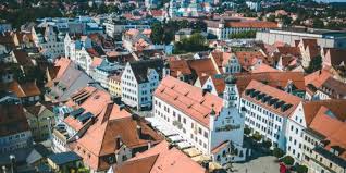 Obwohl wir jedes haus individuell planen, haben wir ihnen beispielhäuser zusammengestellt. Allgemein City Management Kempten