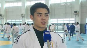 이후 마음을 다잡은 김원진은 올림픽 금메달을 아버지 영전에 바치겠다는 각오로 굵은 땀방울을 흘렸습니다. ìœ ë„ ìƒ›ë³„ ê¹€ì›ì§„ ê¸ˆë¹› í•œíŒìŠ¹ ê¿ˆ
