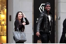 La star internationale de football paul pogba, et sa femme maria zulay, sont parents pour la seconde fois ! Paul Pogba Et Sa Compagne Femmes De Footballeurs Qui Sont Les Femmes Des Bleus Elle