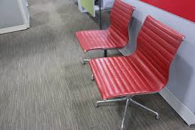 A week ago i came into possession of a herman miller, designed by eames (aluminium group) lounge chair in gray vinyl. Herman Miller Eames Aluminum Group Armless Chairs