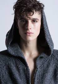 Man Or Woman Androgynous Model Poses As Both To Challenge Gender Stereotypes Androgynous Models Androgynous People Androgynous Women