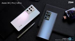 And the screen, the 6.67 oled panel is left flat and now tops out at 120hz. Zte Axon 30 Serie Offiziell Zte Is Back