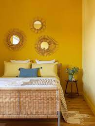 Team with crisp white woodwork for a fresh look and accent with black accessories to give the room a contemporary edge. 20 Breathtakingly Beautiful Yellow Bedrooms For More Upbeat Mornings