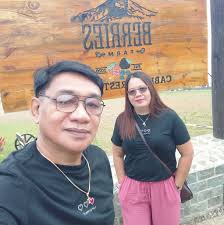 Ang gaganda nmn ng mga flowers dto s baba ng building🥰😍