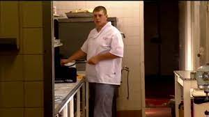 Ramsay S Kitchen Nightmares La Gondola Closed Kitchen Nightmares Ramsay Chef Gordon Ramsay