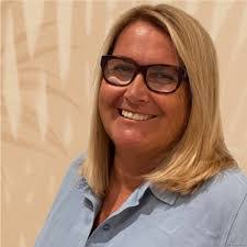 Tammy Walz's Instagram, Twitter & Facebook