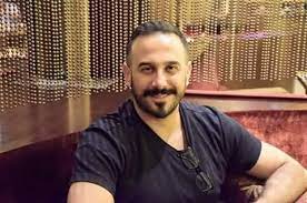 وأصل التقوى أن يجعل العبد بينه وبين ما يخافه ويحذره وقاية تقيه منه فتقوى العبد لربه أن يجعل بينه وبين ما يخشاه من ربه من غضبه وسخطه وعقابه وقاية تقيه من ذلك وهو فعل طاعته واجتناب معاصيه. Ù…Ø¬Ù„Ø© Ø§Ù‚ØªØµØ§Ø¯ ÙˆÙÙ† Ø§Ù„ÙÙ†Ø§Ù† Ù‚ØµÙŠ Ø®ÙˆÙ„ÙŠ ÙŠØ¹Ù„Ù† Ø¹Ù† Ø²ÙˆØ§Ø¬Ù‡ Facebook
