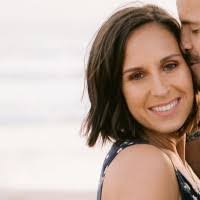 Laura Darcey's Instagram, Twitter & Facebook